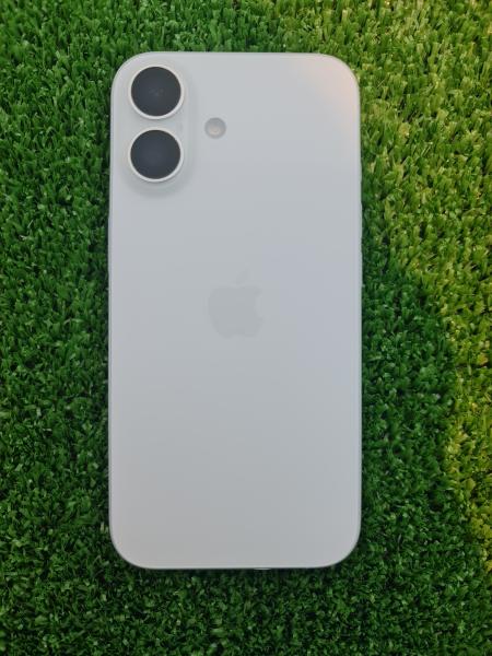 Apple iPhone 16