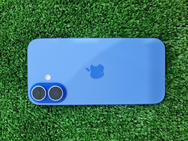 Apple iPhone 16