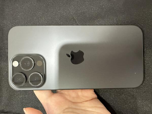 Apple iPhone 16 Pro Max