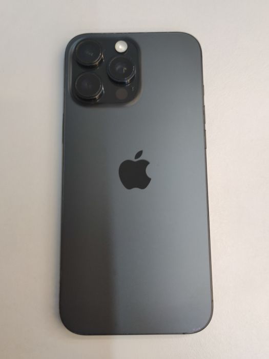 Apple iPhone 16 Pro Max — photo 2 of 11