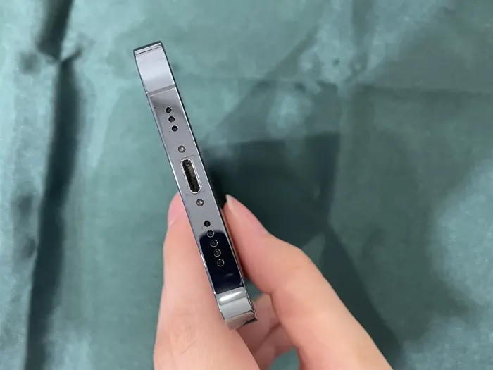 Apple iPhone 12 Pro — photo 8 of 11