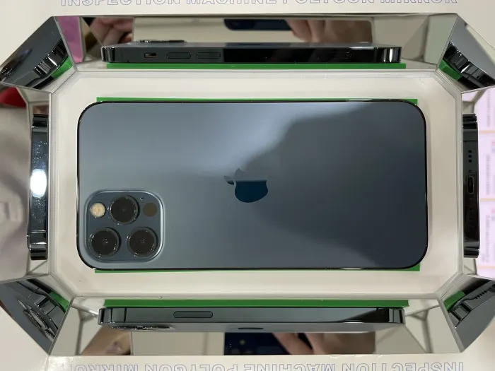 Apple iPhone 12 Pro — photo 10 of 11