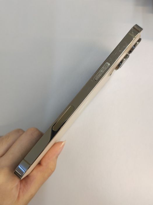 Apple iPhone 14 Pro Max — photo 4 of 11