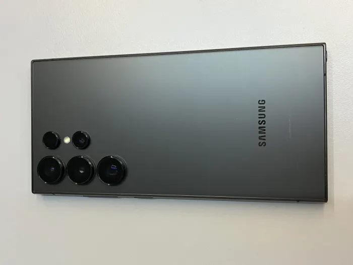 Samsung Galaxy S24 Ultra — photo 1 of 9