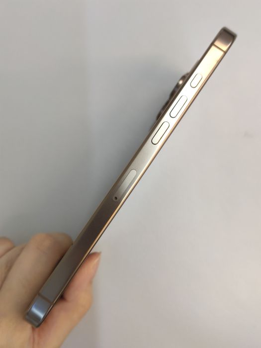 Apple iPhone 16 Pro Max — photo 5 of 10
