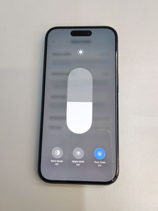 Apple iPhone 15 Pro — photo 9 of 10