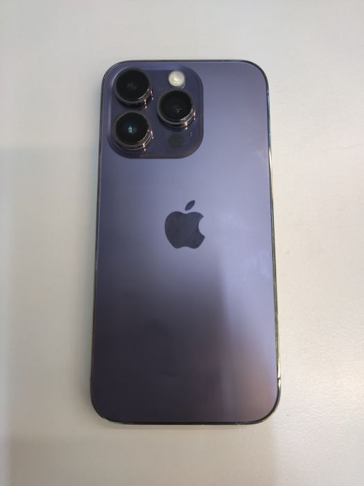 Apple iPhone 14 Pro — photo 2 of 9