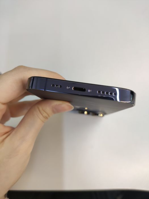 Apple iPhone 14 Pro — photo 5 of 9