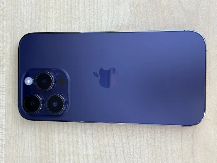 Apple iPhone 14 Pro — photo 8 of 10
