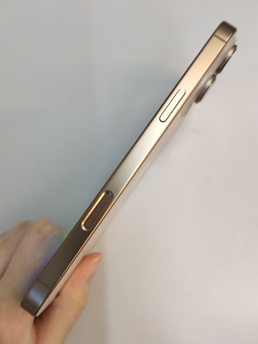 Apple iPhone 16 Pro Max — photo 4 of 8