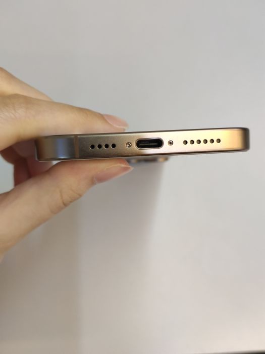Apple iPhone 16 Pro Max — photo 5 of 8