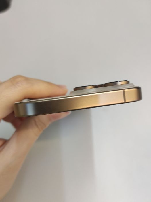 Apple iPhone 16 Pro Max — photo 6 of 8