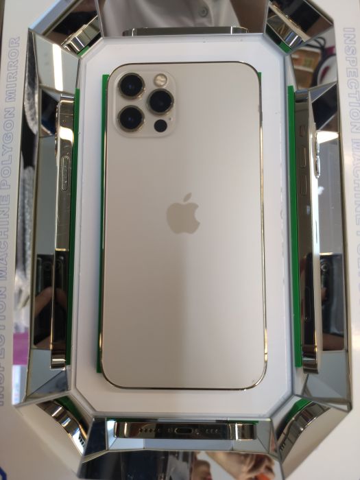 Apple iPhone 12 Pro — photo 2 of 10