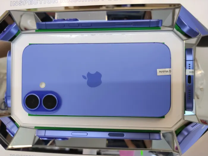 Apple iPhone 16 — photo 10 of 10