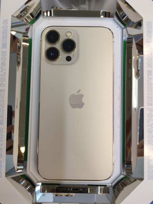 Apple iPhone 13 Pro Max — photo 2 of 11