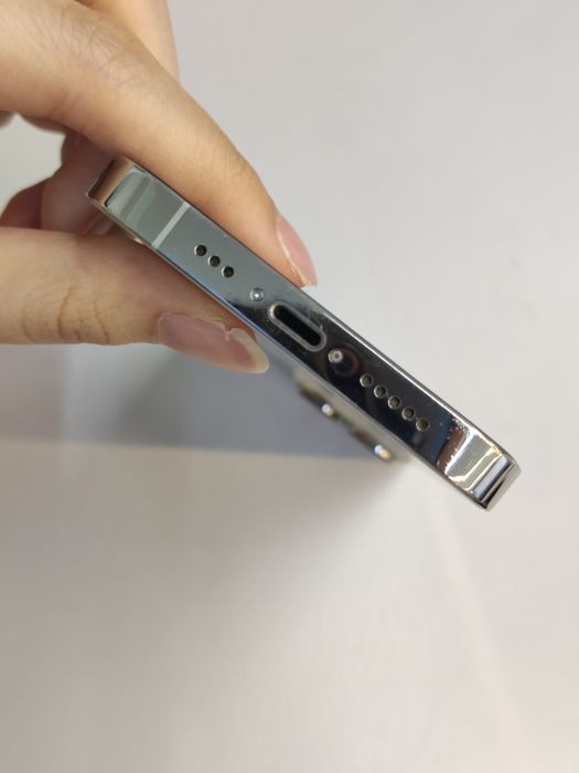 Apple iPhone 13 Pro — photo 5 of 11