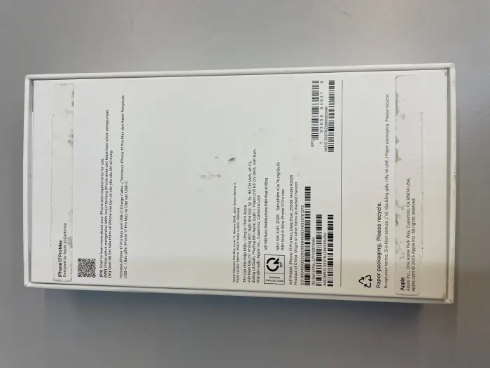 Apple iPhone 17 Pro Max — photo 2 of 2