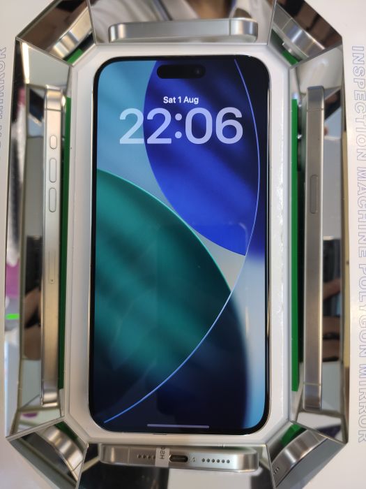 Apple iPhone 15 Pro Max — photo 3 of 10