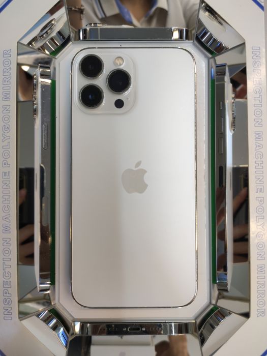 Apple iPhone 13 Pro Max — photo 2 of 10