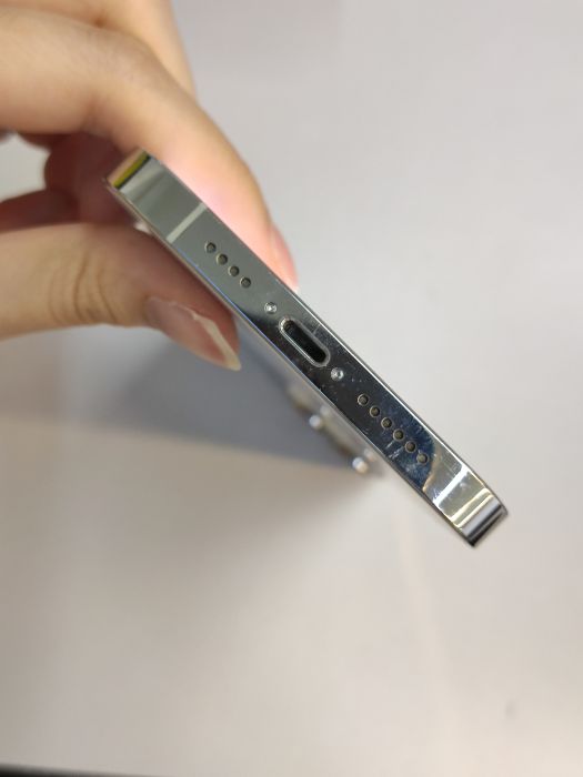 Apple iPhone 13 Pro Max — photo 7 of 10