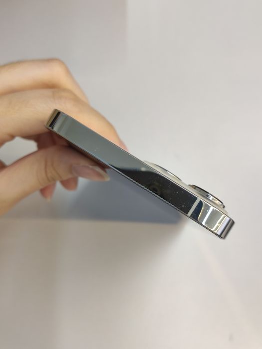 Apple iPhone 13 Pro Max — photo 8 of 10