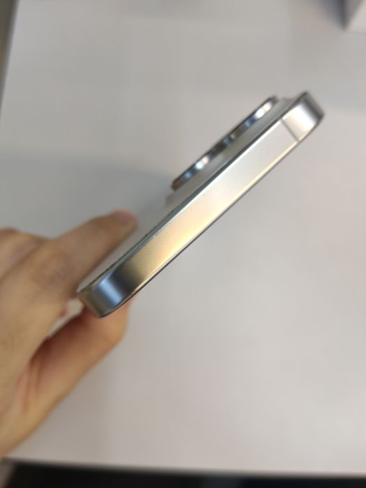 Apple iPhone 16 Pro Max — photo 6 of 10