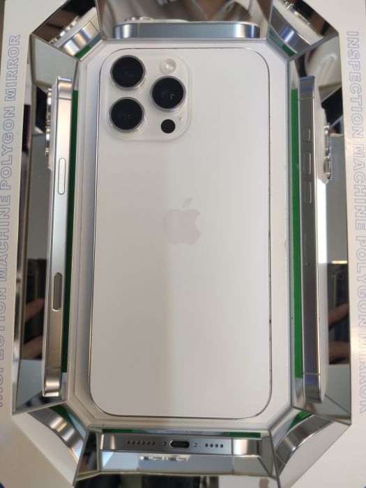 Apple iPhone 16 Pro Max — photo 10 of 10