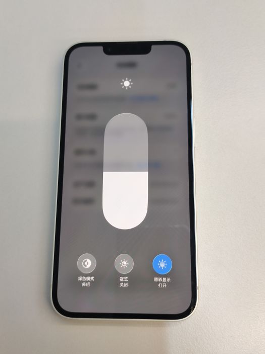 Apple iPhone 17e — photo 7 of 8
