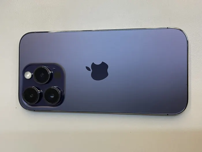 Apple iPhone 14 Pro — photo 7 of 11