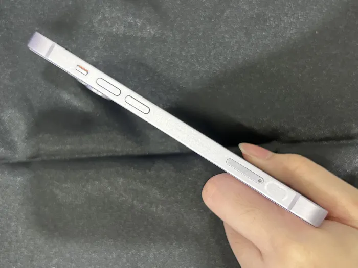Apple iPhone 14 — photo 2 of 11