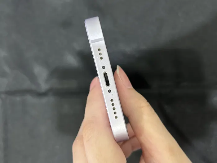 Apple iPhone 14 — photo 6 of 11
