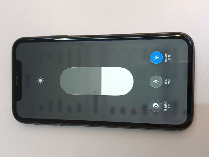 Apple iPhone 11 — photo 6 of 11
