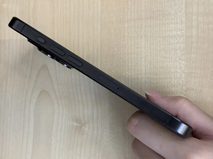 Apple iPhone 15 Pro — photo 4 of 10