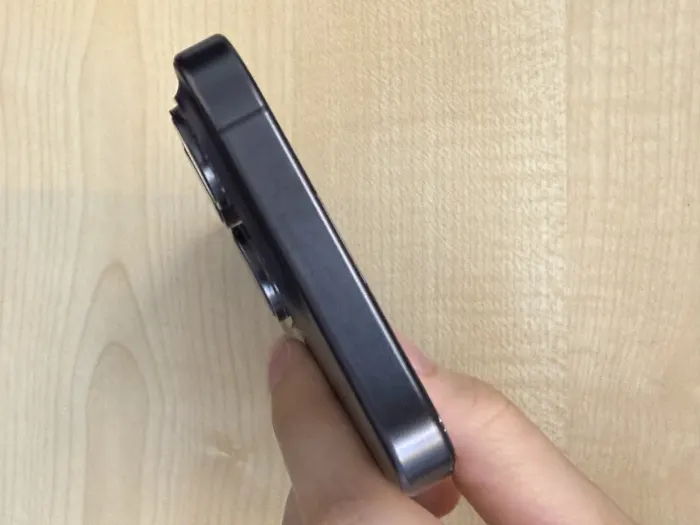 Apple iPhone 15 Pro — photo 6 of 10