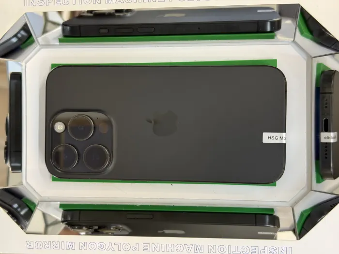Apple iPhone 15 Pro — photo 9 of 10