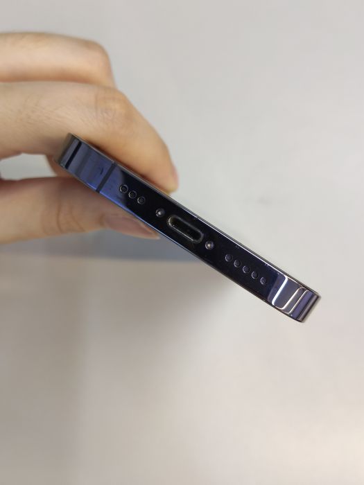 Apple iPhone 14 Pro — photo 5 of 8