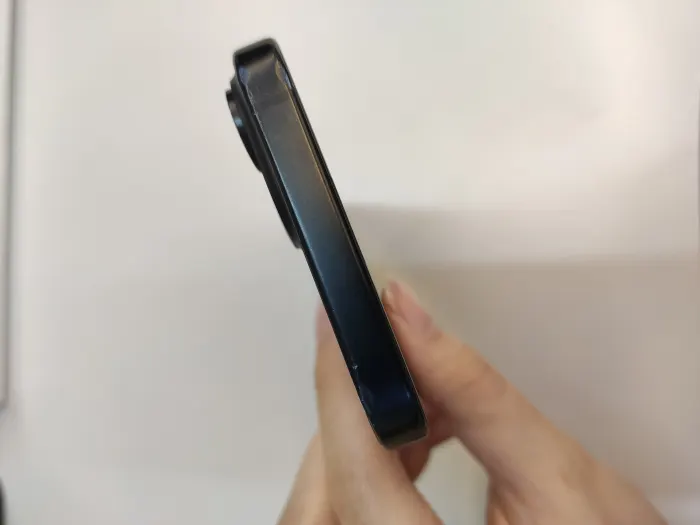 Apple iPhone 15 — photo 1 of 10