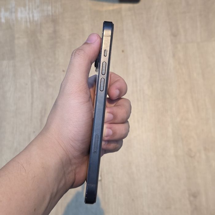 Apple iPhone 14 Plus — photo 3 of 8