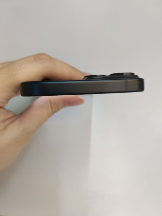 Apple iPhone 15 — photo 6 of 8