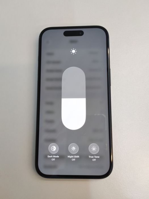 Apple iPhone 15 — photo 7 of 8