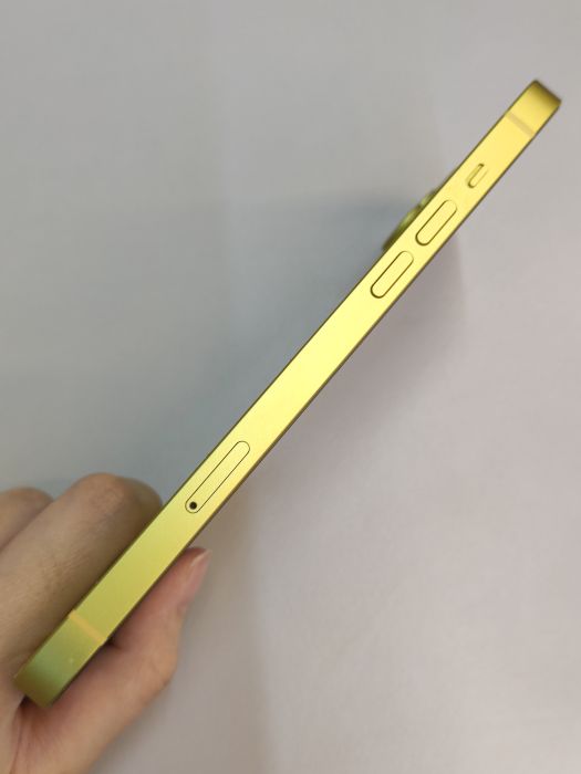 Apple iPhone 14 Plus — photo 3 of 8