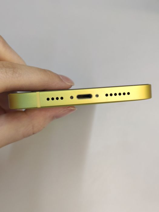 Apple iPhone 14 Plus — photo 5 of 8