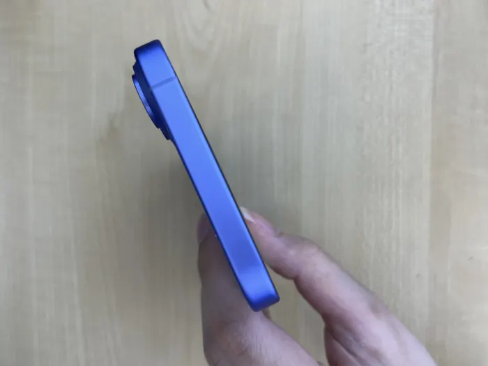 Apple iPhone 16 Plus — photo 2 of 11