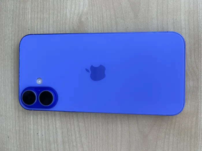 Apple iPhone 16 Plus — photo 6 of 11