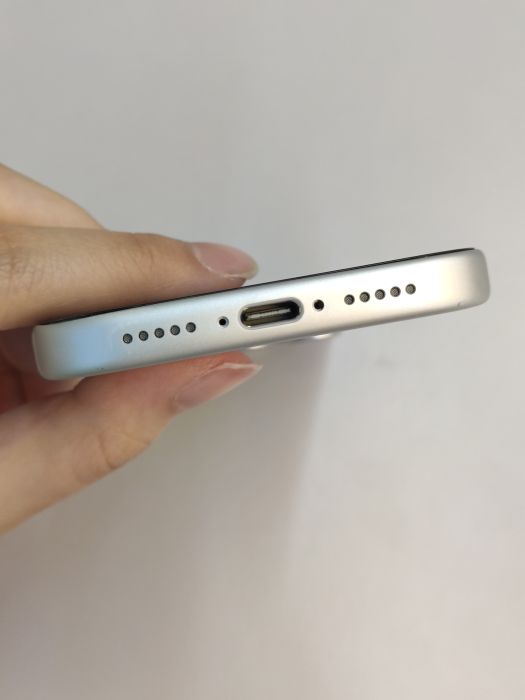 Apple iPhone 17 Pro — photo 5 of 8