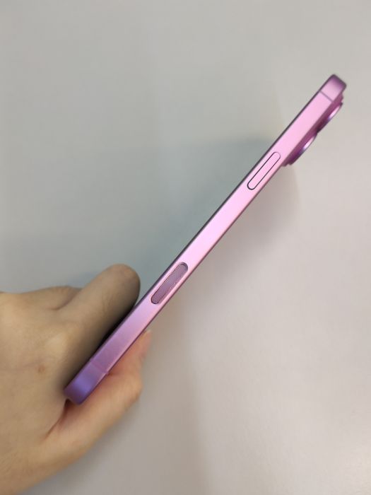 Apple iPhone 16 Plus — photo 4 of 8