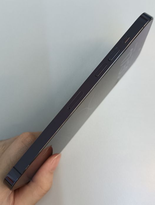 Apple iPhone 14 Pro Max — photo 2 of 8