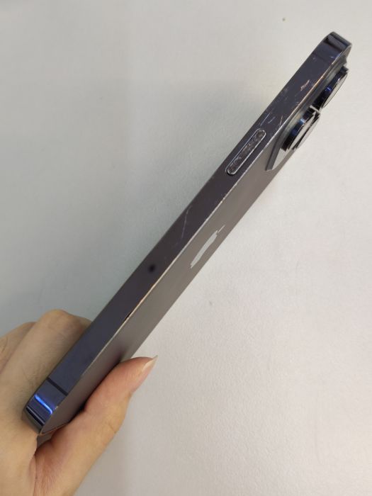 Apple iPhone 14 Pro Max — photo 3 of 10