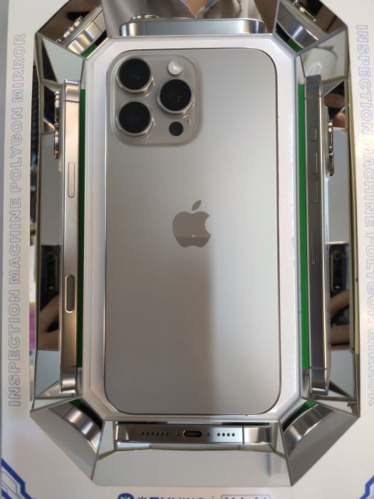 Apple iPhone 16 Pro Max — photo 2 of 10