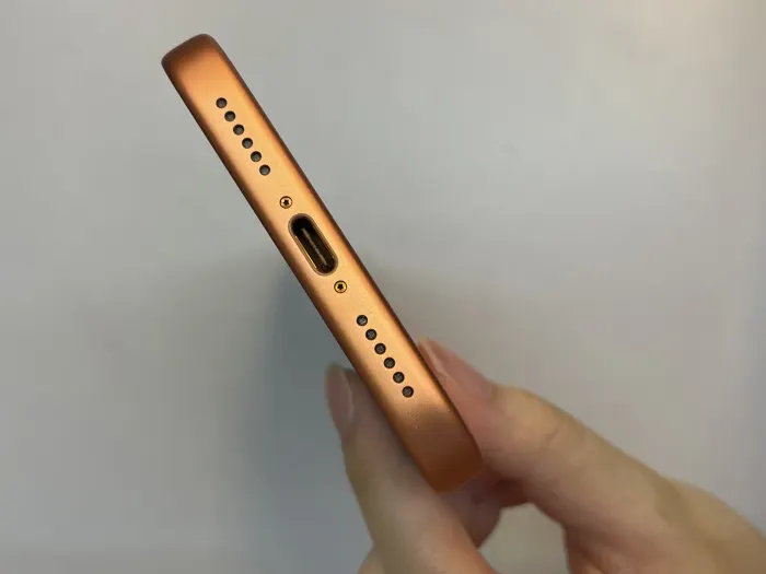 Apple iPhone 17 Pro Max — photo 6 of 10